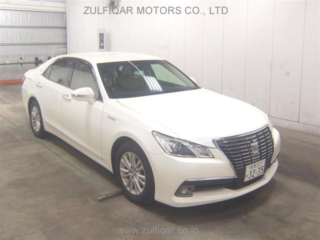 TOYOTA CROWN HYBRID 2015 Image 4