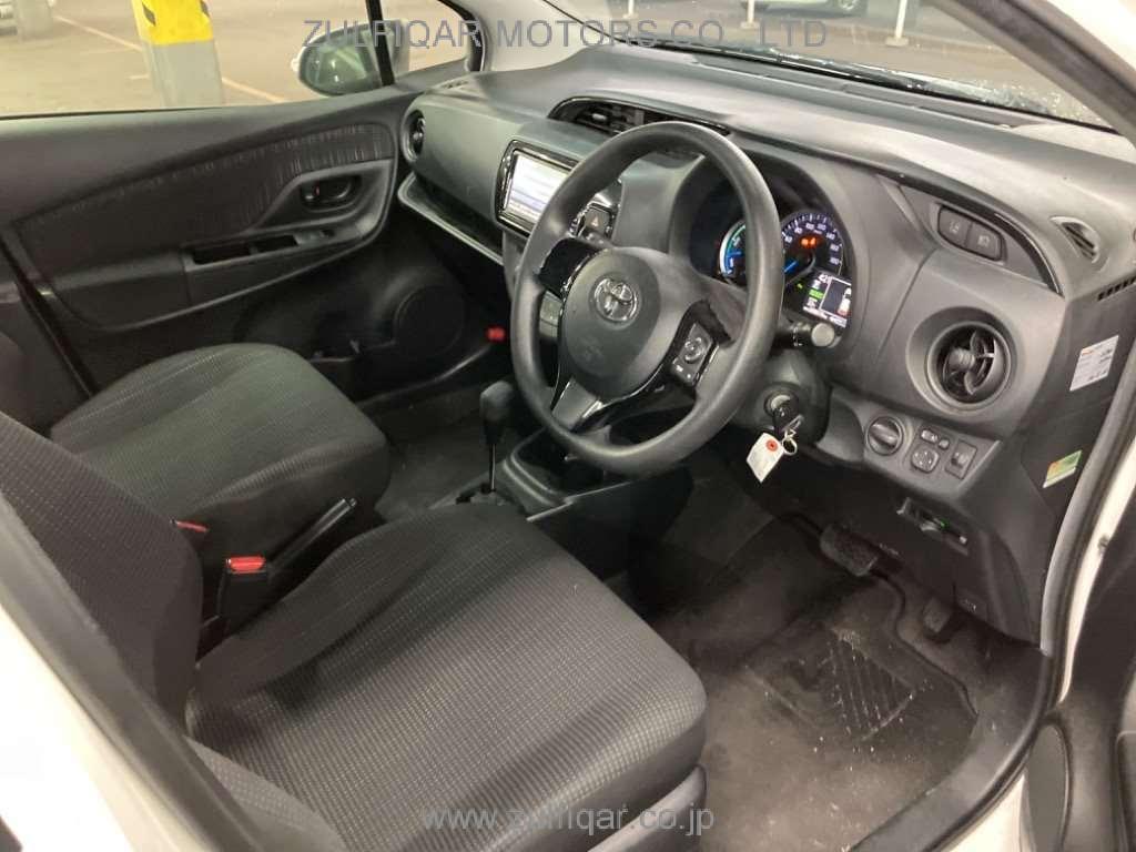 TOYOTA VITZ 2019 Image 5