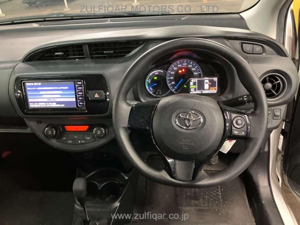 TOYOTA VITZ 2019 Image 6