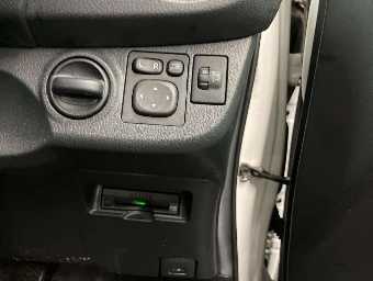 TOYOTA VITZ 2019 Image 7