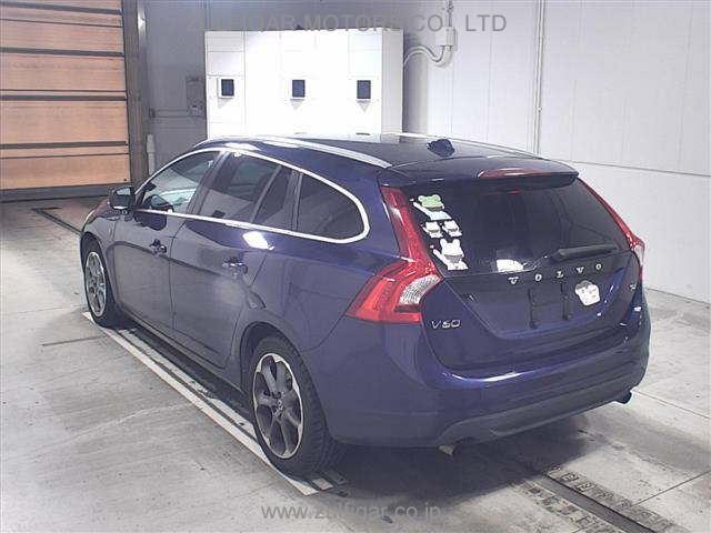 VOLVO S60 2013 Image 2