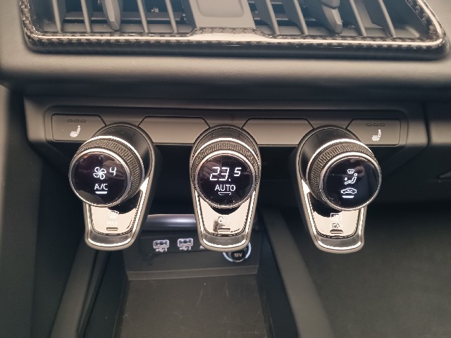 AUDI R8 SPYDER 2017 Image 33