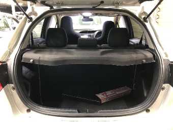 TOYOTA VITZ 2019 Image 8