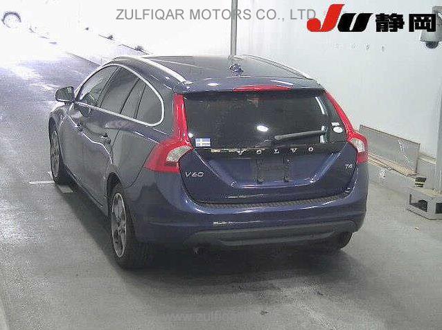 VOLVO V60 2012 Image 2