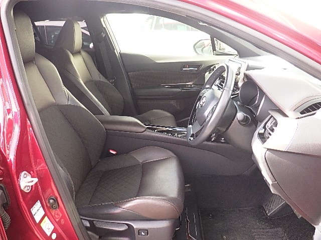 TOYOTA C-HR 2017 Image 26