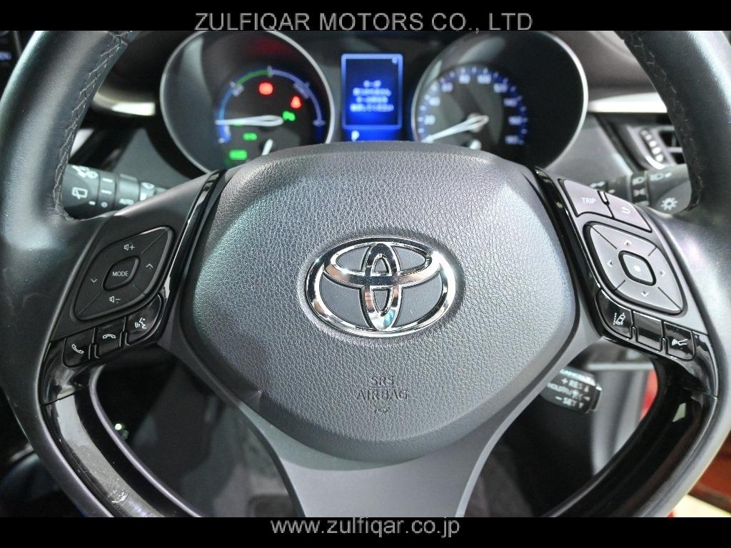 TOYOTA C-HR 2017 Image 10