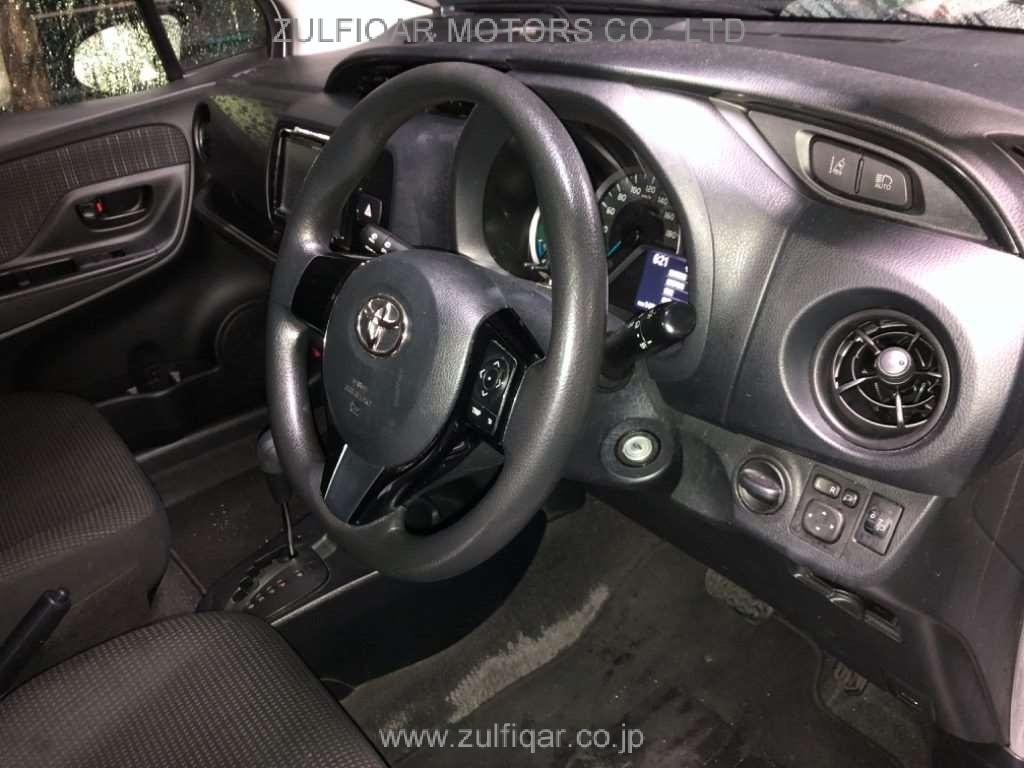 TOYOTA VITZ 2019 Image 5