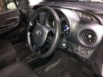TOYOTA VITZ 2019 Image 5