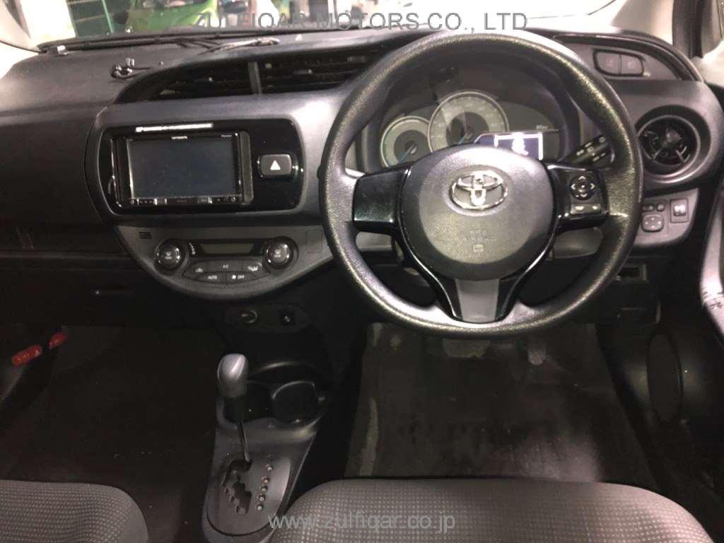 TOYOTA VITZ 2019 Image 6