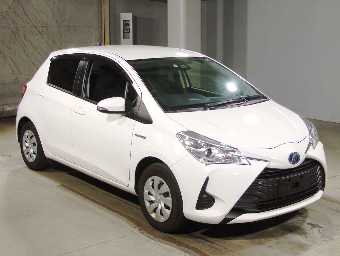 TOYOTA VITZ 2019 Image 3