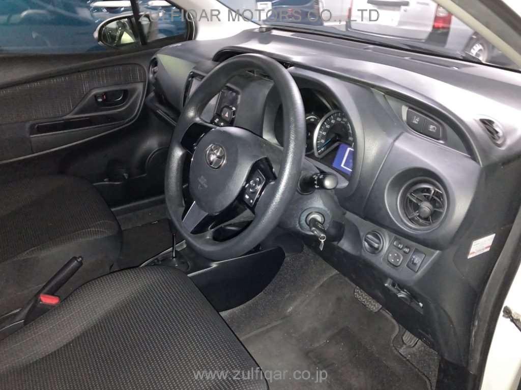 TOYOTA VITZ 2019 Image 5