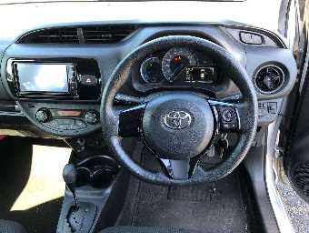 TOYOTA VITZ 2019 Image 6