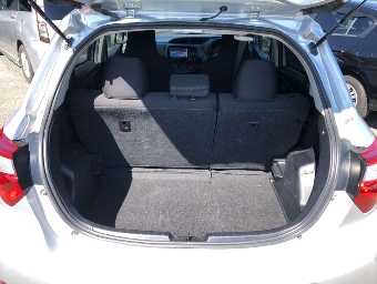 TOYOTA VITZ 2019 Image 7