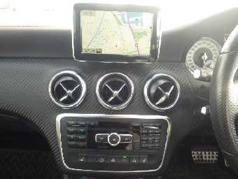 MERCEDES BENZ A CLASS 2014 Image 7
