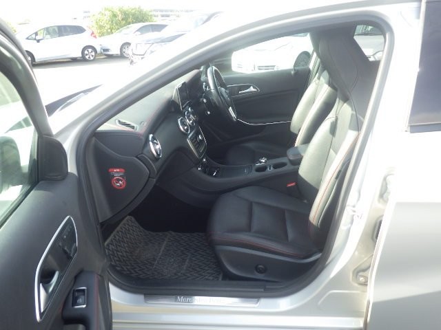 MERCEDES BENZ A CLASS 2014 Image 27