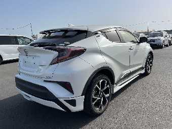 TOYOTA C-HR 2017 Image 8