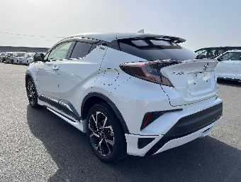 TOYOTA C-HR 2017 Image 9