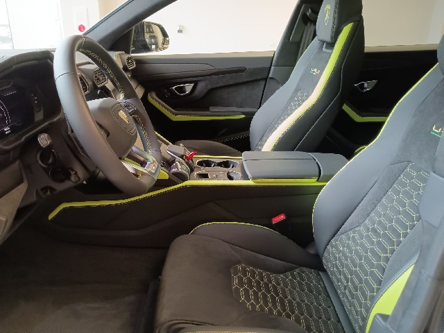 LAMBORGHINI URUS 2022 Image 26