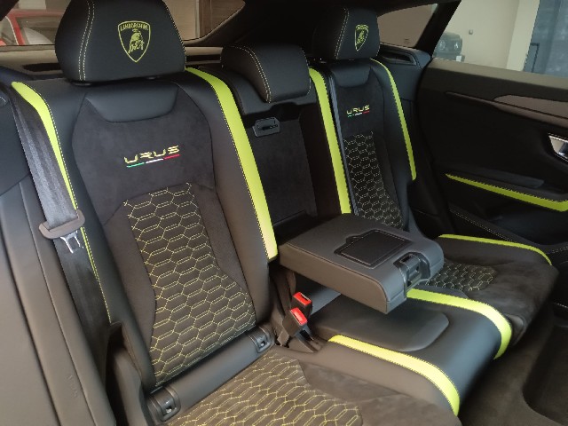 LAMBORGHINI URUS 2022 Image 39
