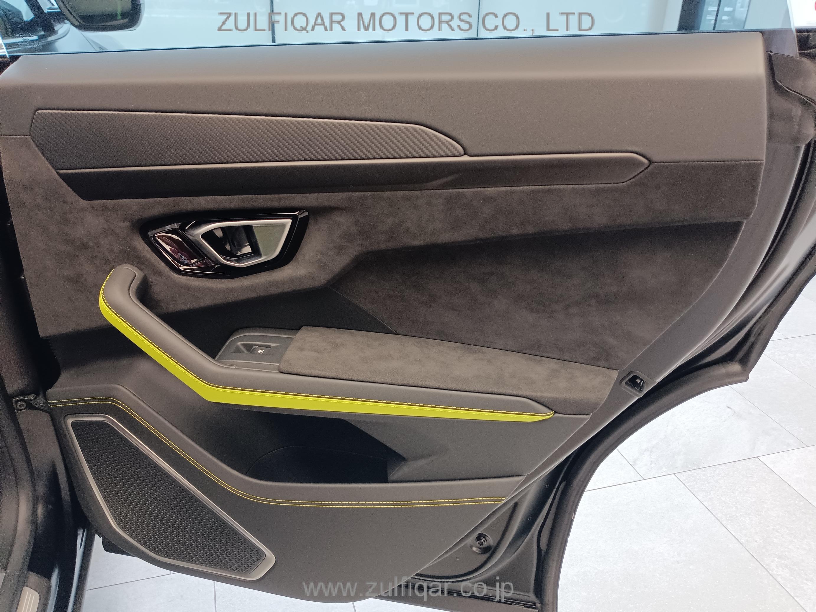 LAMBORGHINI URUS 2022 Image 40