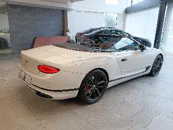 BENTLEY CONTINENTAL 2019 Image 19