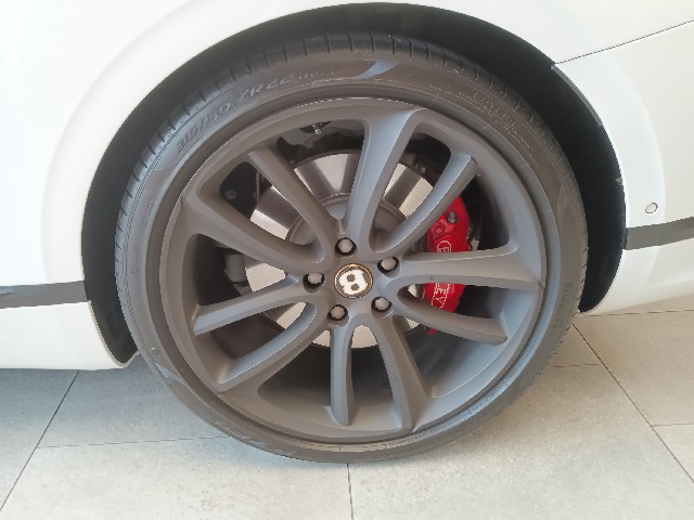 BENTLEY CONTINENTAL 2019 Image 32