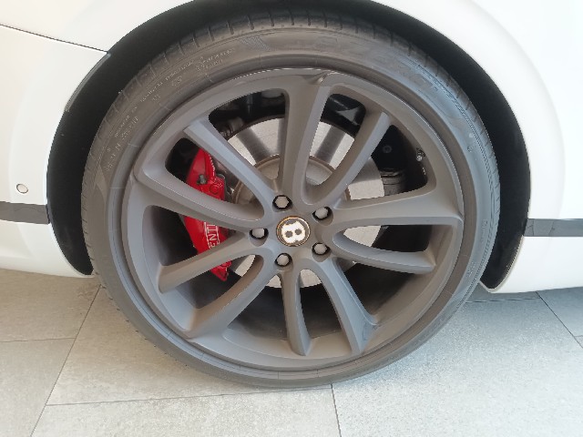 BENTLEY CONTINENTAL 2019 Image 33