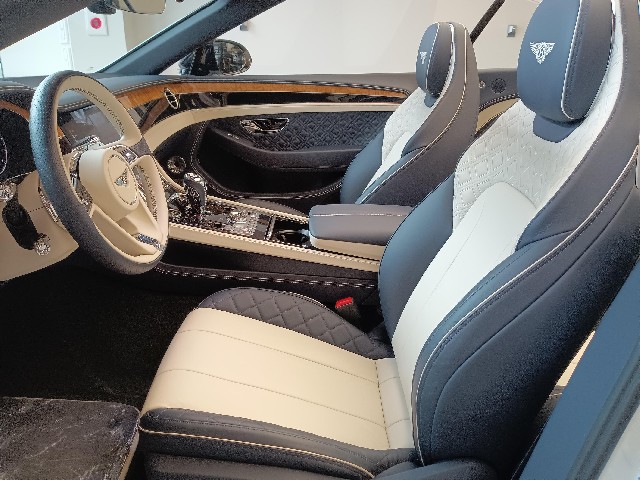 BENTLEY CONTINENTAL 2019 Image 40