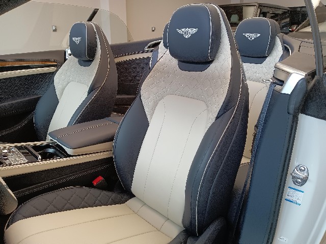 BENTLEY CONTINENTAL 2019 Image 41