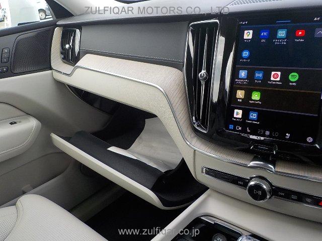 VOLVO XC60 2022 Image 21