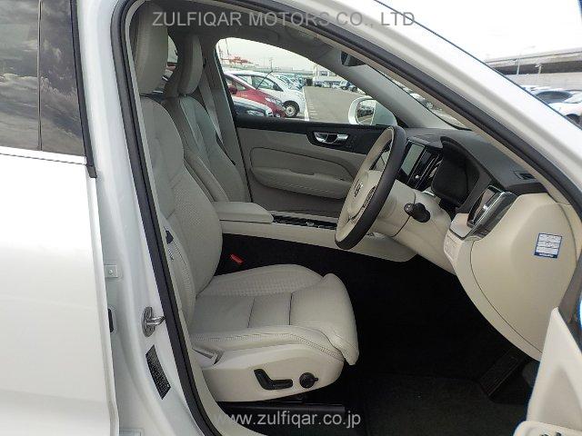 VOLVO XC60 2022 Image 23