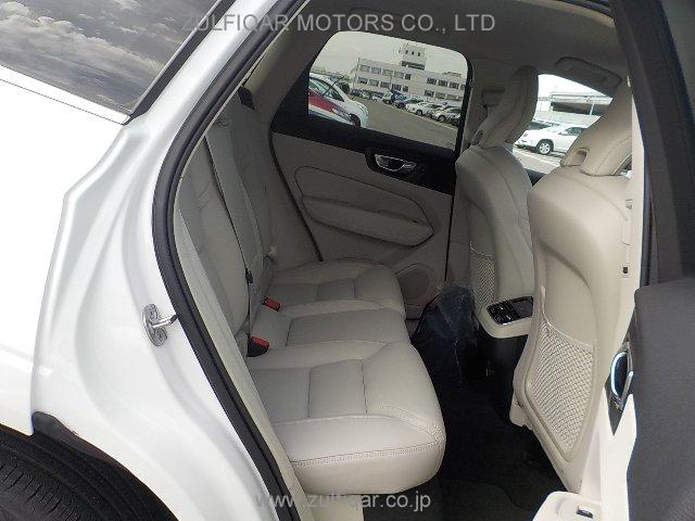 VOLVO XC60 2022 Image 24