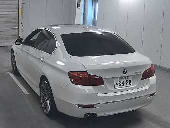 BMW 5 SERIES 2015 Image 2