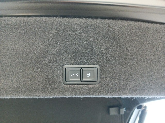 LAMBORGHINI URUS 2022 Image 20