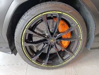 LAMBORGHINI URUS 2022 Image 15