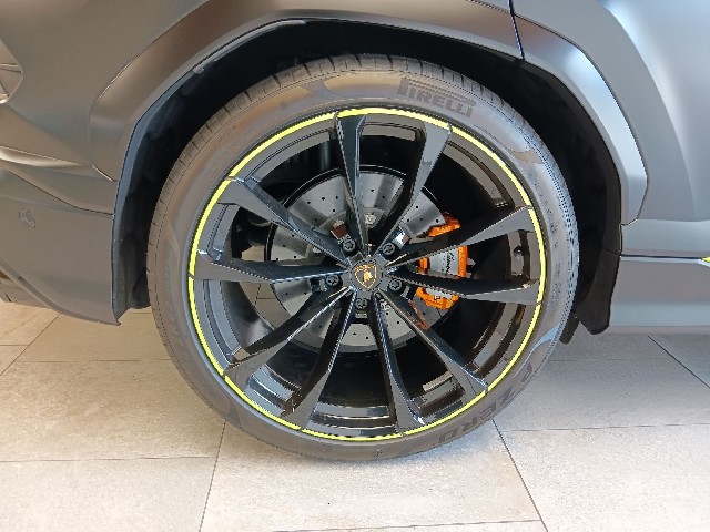 LAMBORGHINI URUS 2022 Image 23