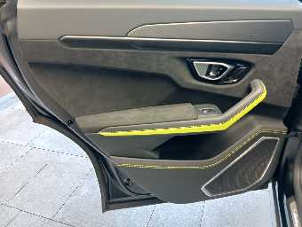 LAMBORGHINI URUS 2022 Image 25