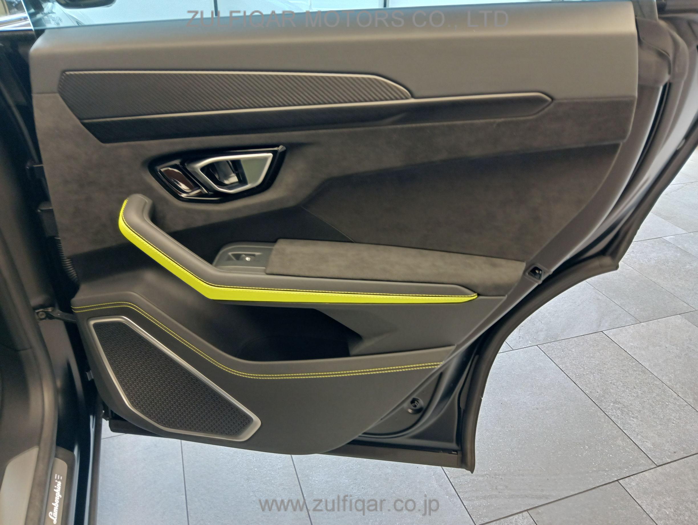 LAMBORGHINI URUS 2022 Image 34