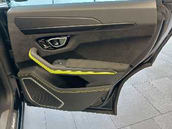 LAMBORGHINI URUS 2022 Image 28