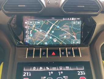LAMBORGHINI URUS 2022 Image 35