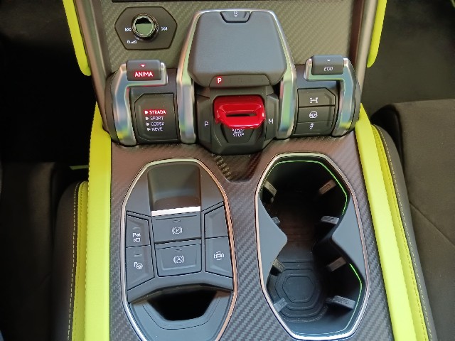 LAMBORGHINI URUS 2022 Image 47