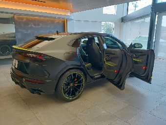 LAMBORGHINI URUS 2022 Image 6