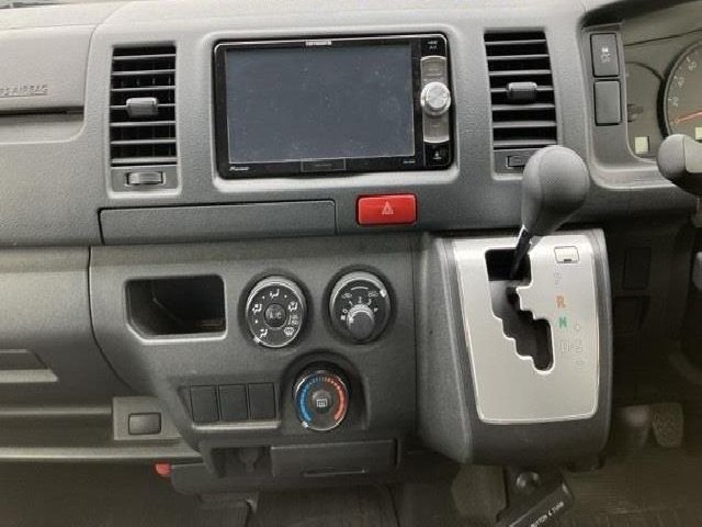 TOYOTA HIACE 2018 Image 31