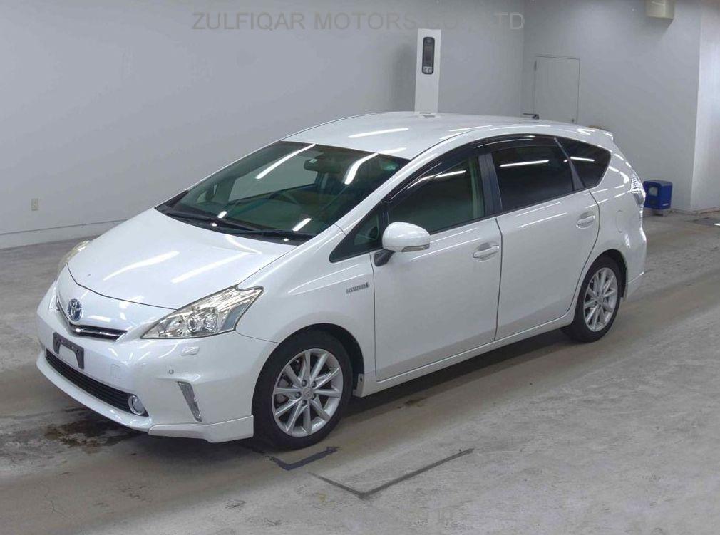 TOYOTA PRIUS ALPHA 2014 Image 1