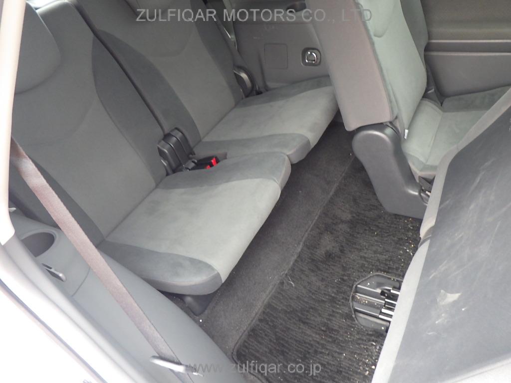 TOYOTA PRIUS ALPHA 2014 Image 23