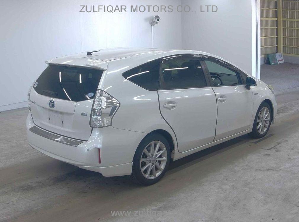 TOYOTA PRIUS ALPHA 2014 Image 4