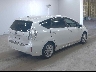 TOYOTA PRIUS ALPHA 2014 Image 4