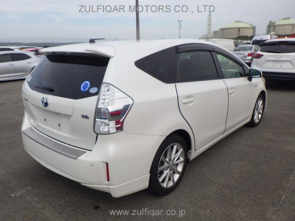 TOYOTA PRIUS ALPHA 2014 Image 10