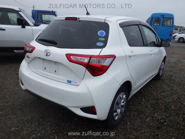 TOYOTA VITZ 2017 Image 12