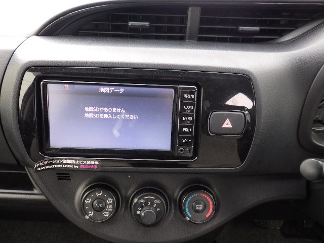 TOYOTA VITZ 2017 Image 21